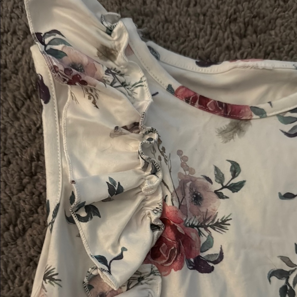Floral Ruffle Top - Picture 2 of 4